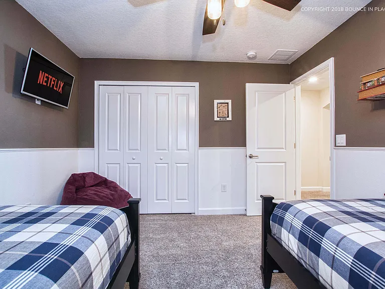 Kings Castle Cir — Photo 30
