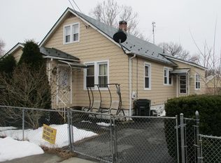 12 Pembroke St, Springfield, MA 01104