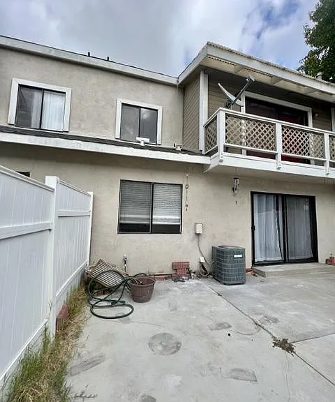 7893 Cerritos Ave — Photo 26