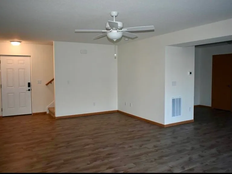 1510 Greyrock Ln — Photo 9