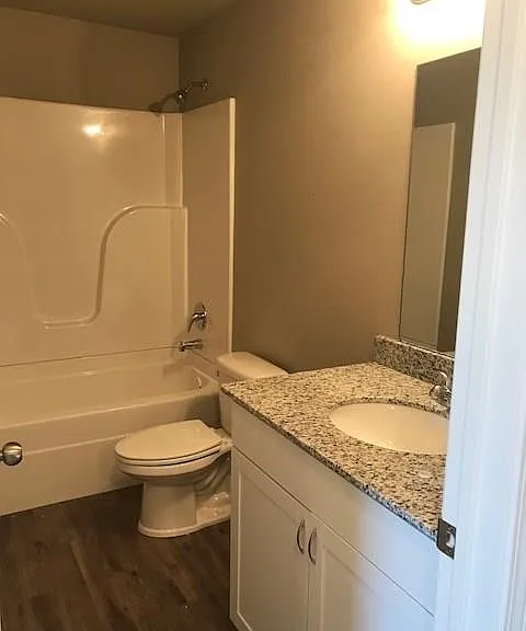 604 SW Loudon Dr #1 — Photo 14