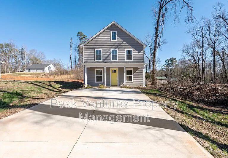 104 Norbert Ln — Photo 1