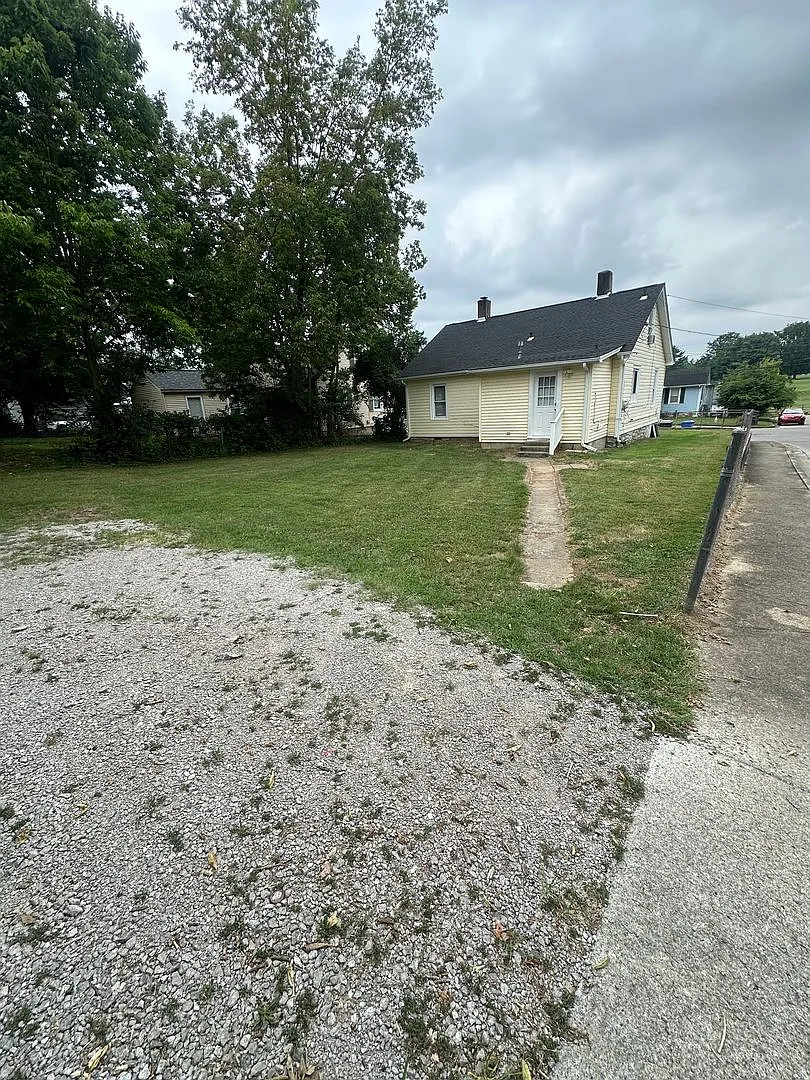 Now Pre-Leasing for 2027-28 School Year! — Photo 3