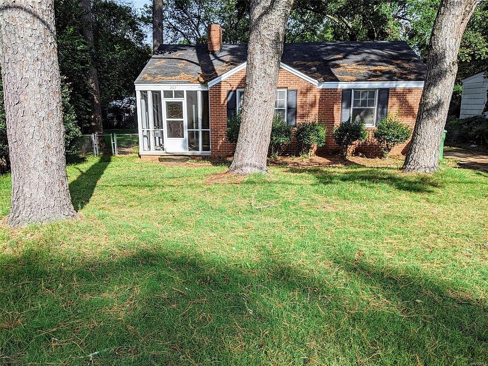 1st image of 207 Bradley Dr