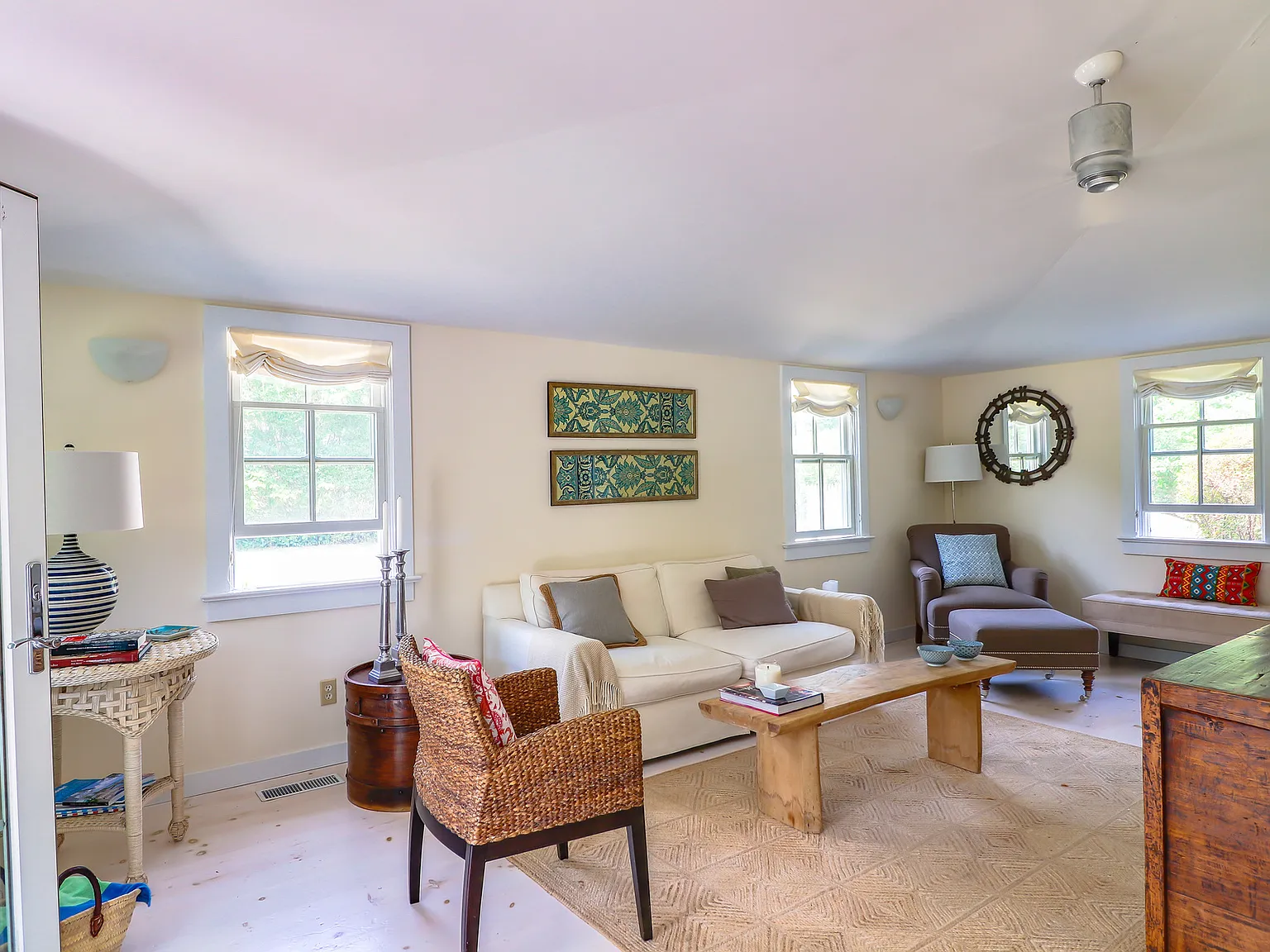 Charm and Convenience in Amagansett — Photo 2