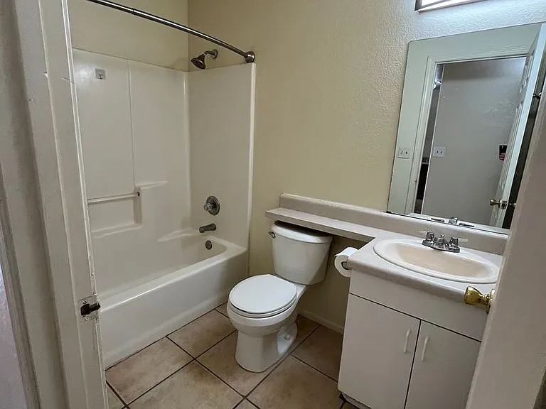6068 N Peak Cir — Photo 12