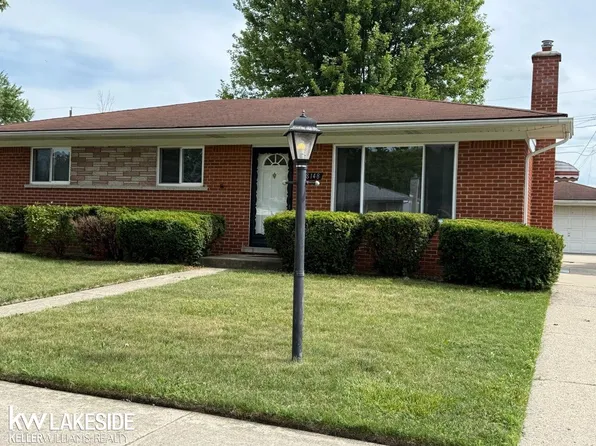 18148 Kenna Dr, Clinton Township, MI 48035