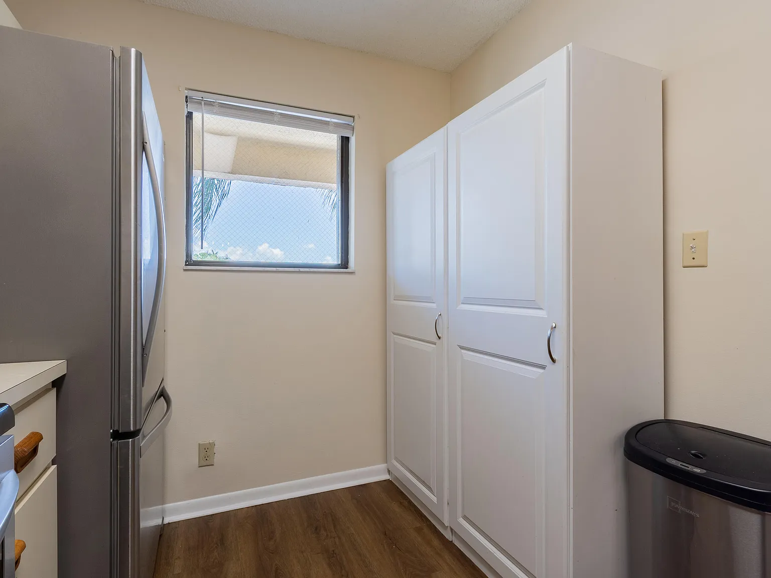 2 bed, 2.0 bath, 912 sqft, $2,000 — Photo 3
