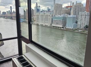 20 River Rd, New York, NY 10044