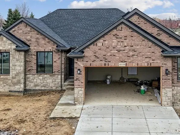 45550 Gable Dr, Macomb, MI 48044