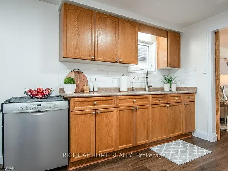 554 Halberstadt Cir — Photo 15