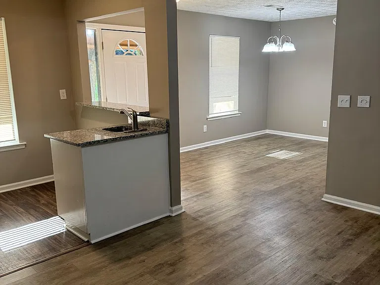 2154 Wells Dr SE — Photo 1