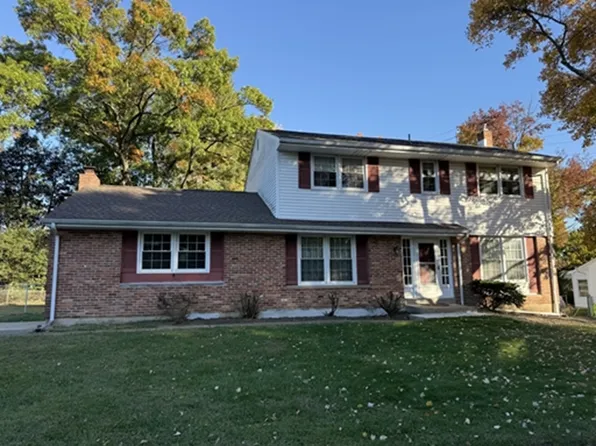 21 Wheatfield Dr, Wilmington, DE 19810