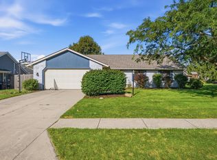 12125 Waycliffe Ct, Fort Wayne, IN 46845