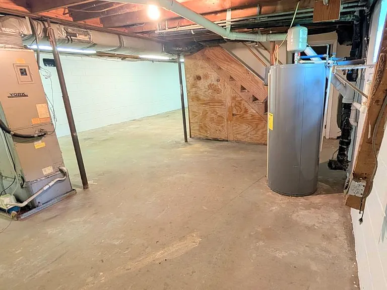 358 Henson Ln — Photo 21