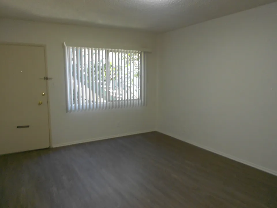 3721 Midvale Ave #4