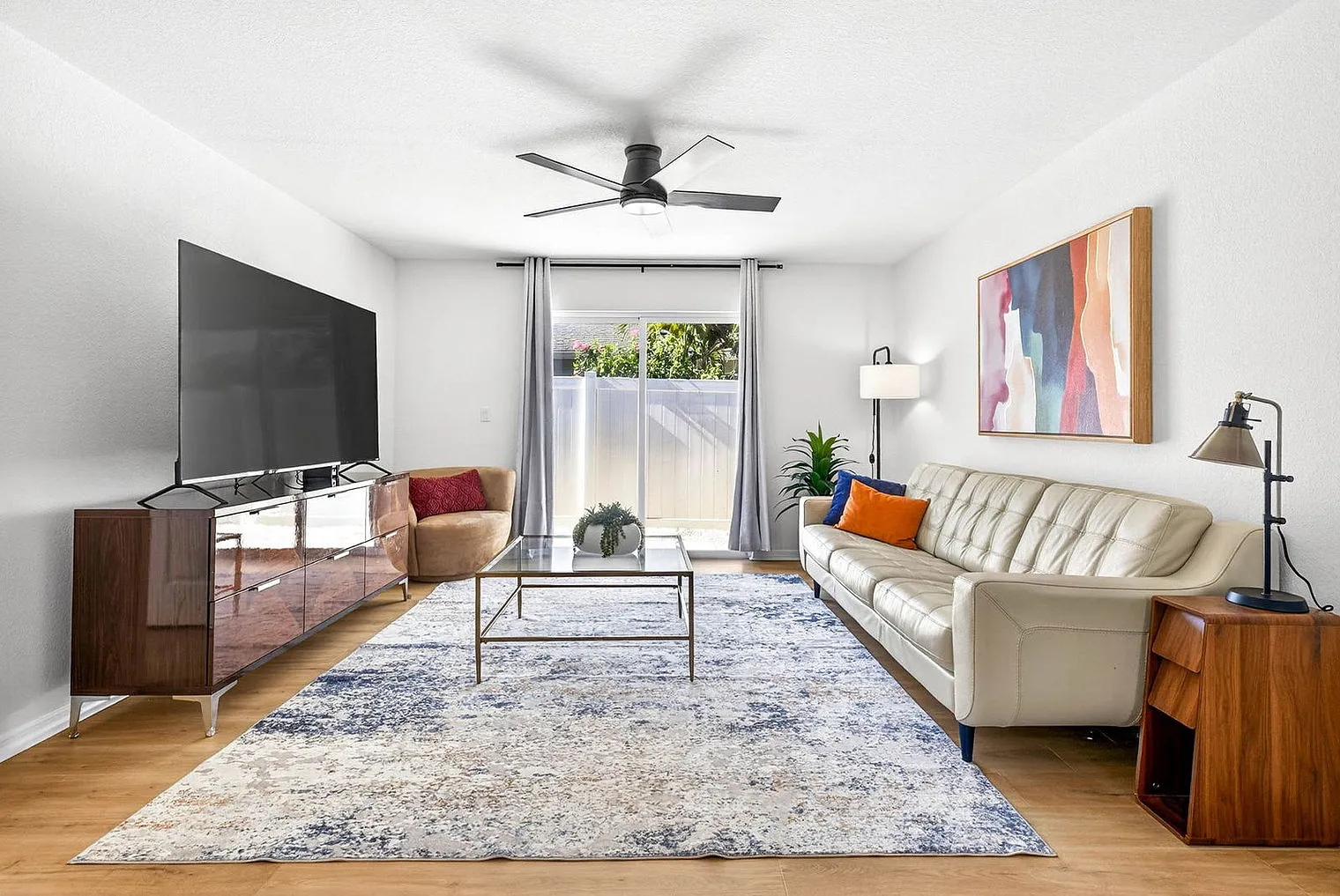 3 bed, 2.0 bath, 1302 sqft, $4,861 — Photo 1