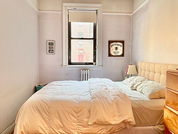 5th image of 247 W 76th St #6
