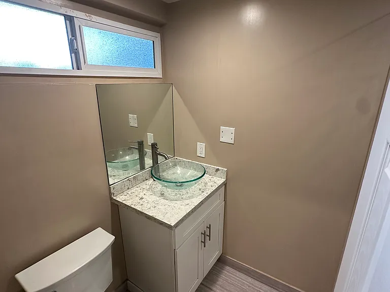 7126 Delco Ave — Photo 12