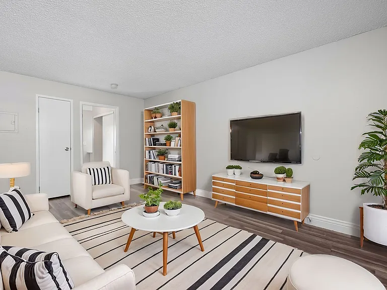 The Atrium - Lease Now, Live Easy — Photo 13