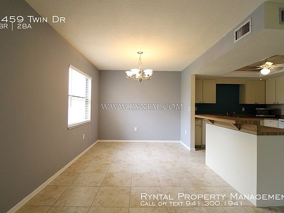 5th image of 2459 Twin Dr