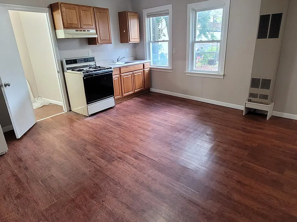 5 Denton St #3