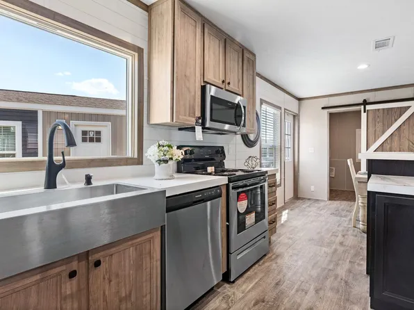 Clayton - Crazy Eight Plan, Astoria Crossing