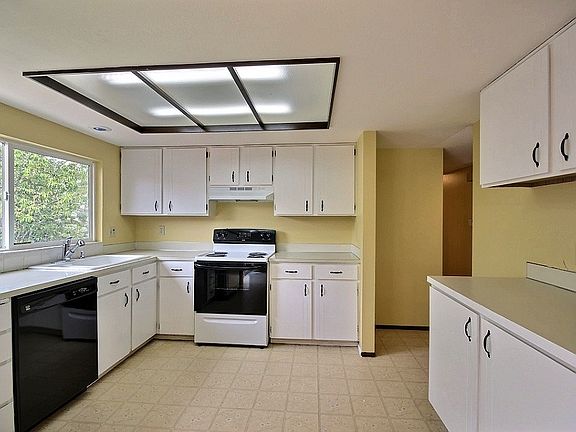 5th image of 21635 127th Pl SE