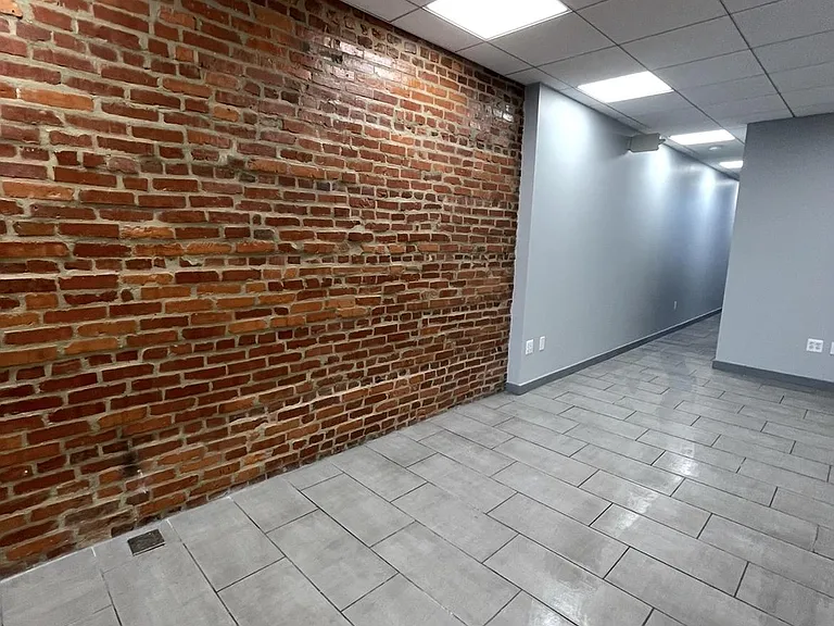4813 Eastern Ave — Photo 5