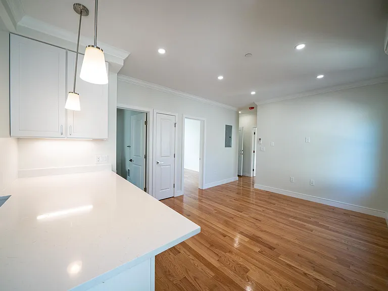 40 Thorndike St — Photo 24