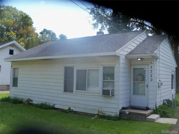 2220 E Bristol Rd, Burton, MI 48529