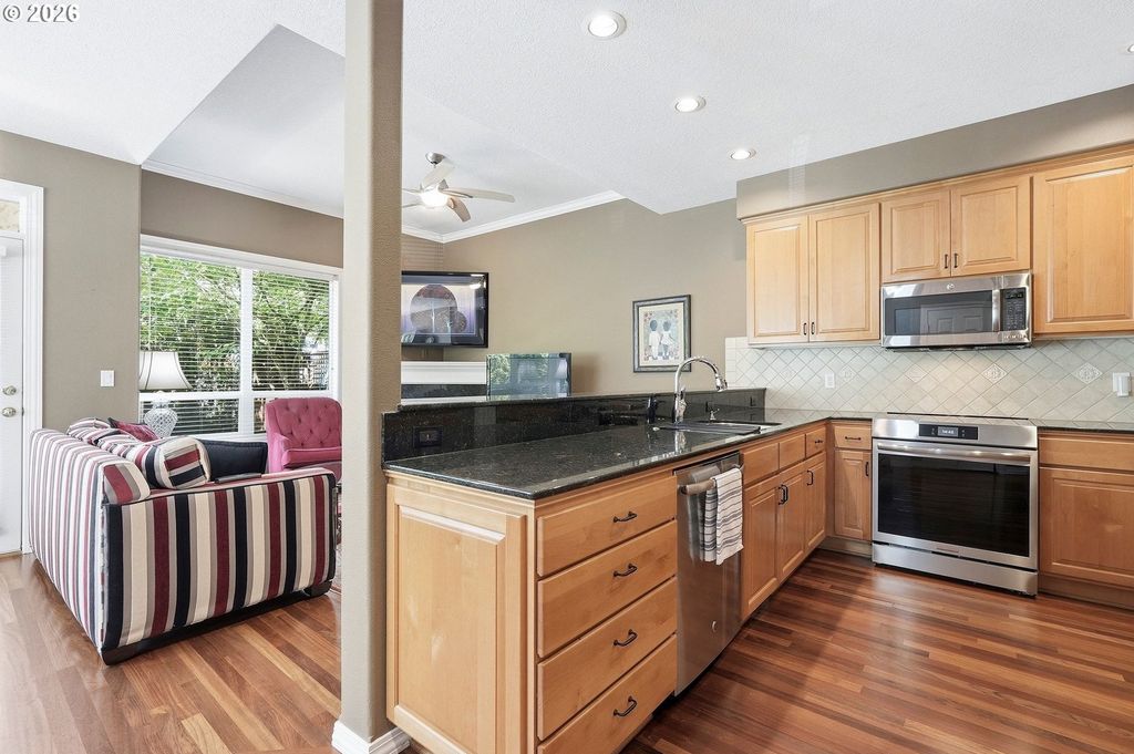 14710 Davis Ln, Lake Oswego, OR - View 6