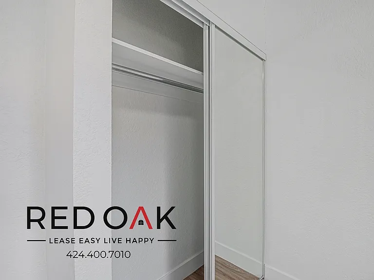 2410 La Salle Ave #2410 — Photo 11