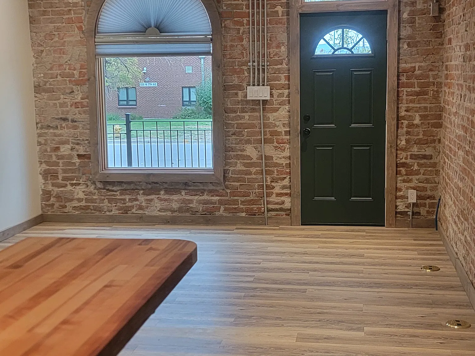 2 bed, 1128 sqft, $2,850 — Photo 3