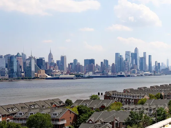 7002 Blvd East image 1 of 26