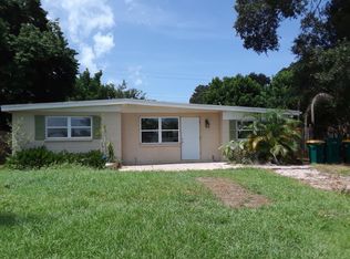 9516 Crestview St, Seminole, FL 33772