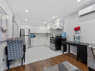 28 Victoria Ave N #104, Hamilton, ON