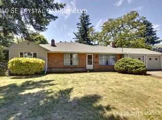 7840 SE Crystal Springs Blvd, Portland, OR 97206