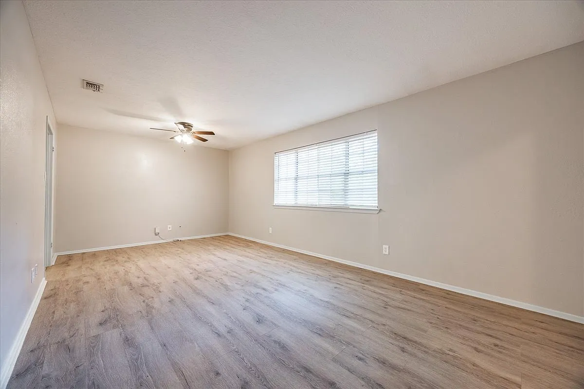 1313 East Sherman Drive — Photo 2