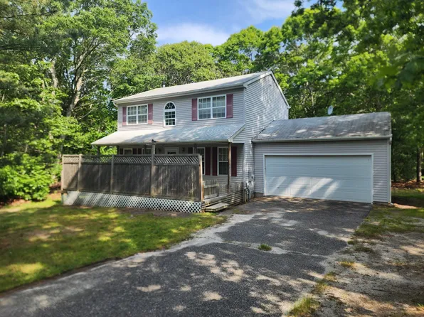 4 Elia Drive, Speonk, NY 11972