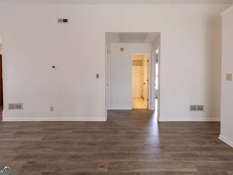112 Glendale Dr — Photo 4