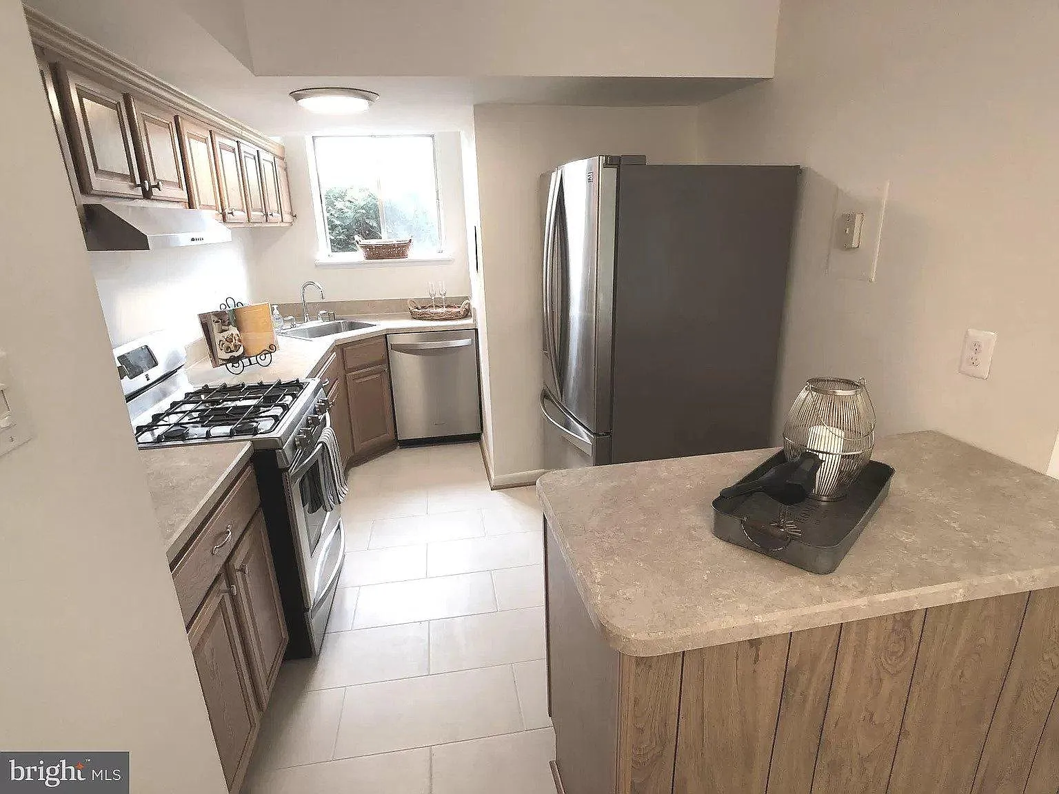 3706 N Rosser St — Photo 3
