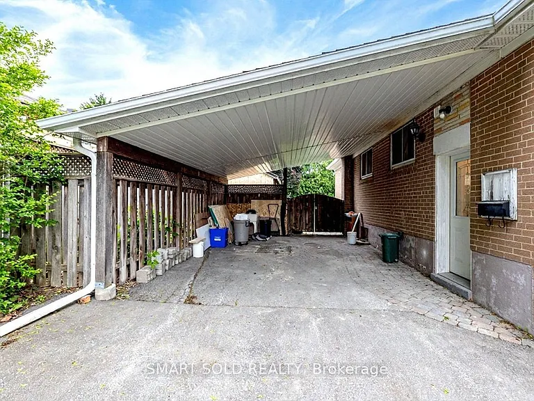 10 Holman Cres #LOWER — Photo 13