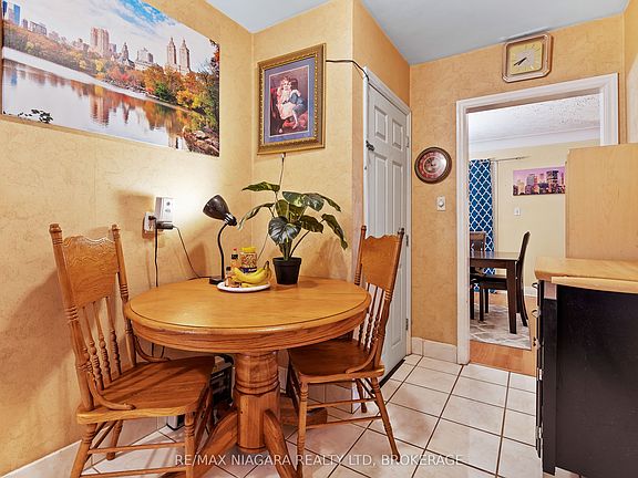 5th image of 5999 Montrose Rd