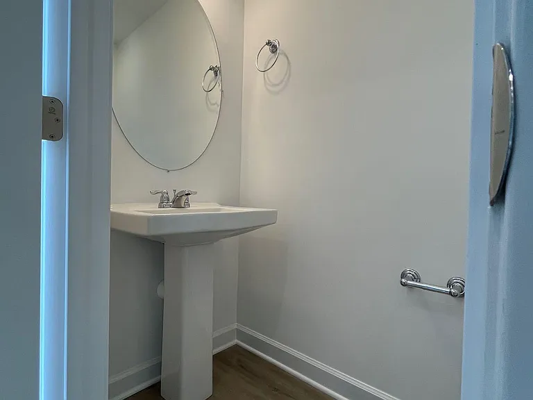 3141 Belle Ave NE — Photo 6