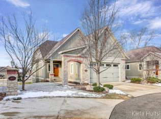 901 Allen Springs Ln, Jenison, MI 49428