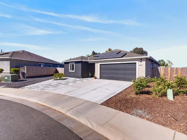 1477 Bob Hayes Dr, Olivehurst, CA 95961