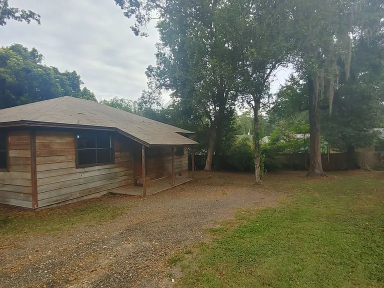 642 E Call St — Photo 2