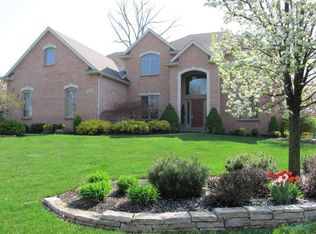 2430 Waterford Village Dr, Sylvania, OH 43560