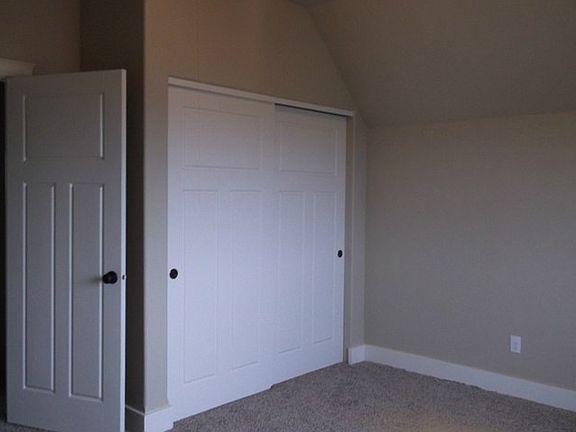 4th image of 324 Marina Ct SE #B